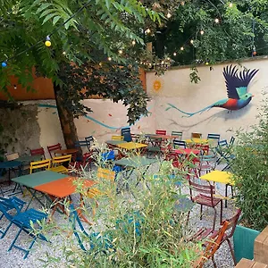  Hostel Yasi Fransa